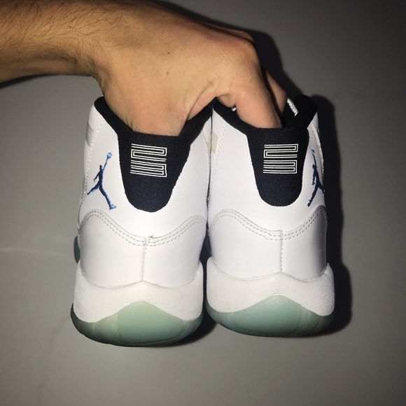 Jordan 11 BG Legend Blue - Picture 5 of 8